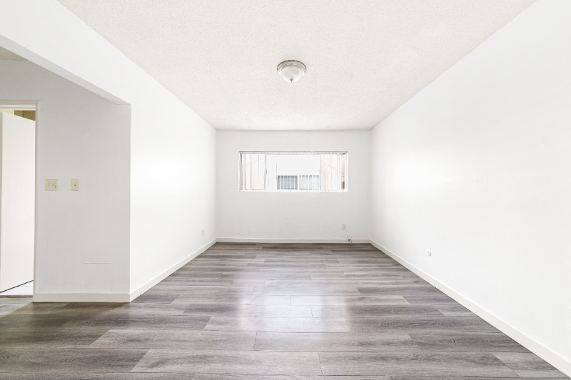 Building Photo - 410 W Regent St