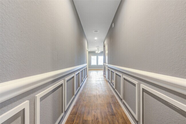 Building Photo - 21315 Pne Ml Dr