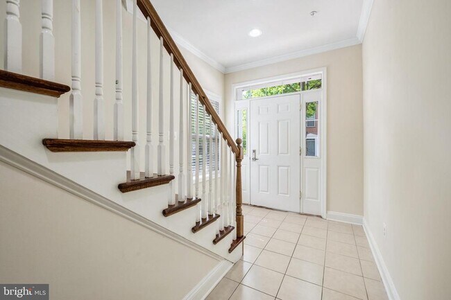 Building Photo - 8341 Broderick Cir