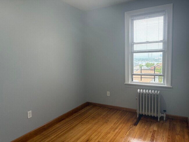 Building Photo - 183 Columbia Ave