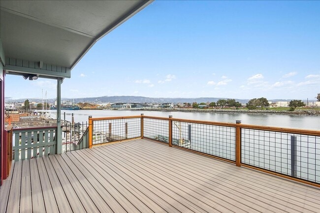 Building Photo - 3313 Fernside Blvd