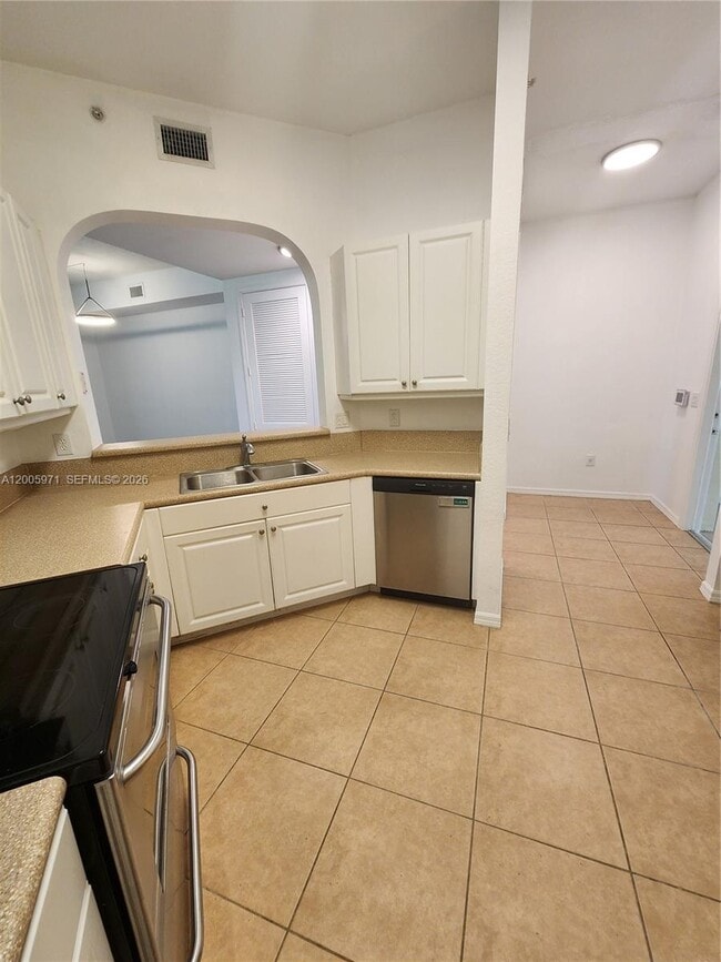 Building Photo - 3600 Oaks Clubhouse Dr