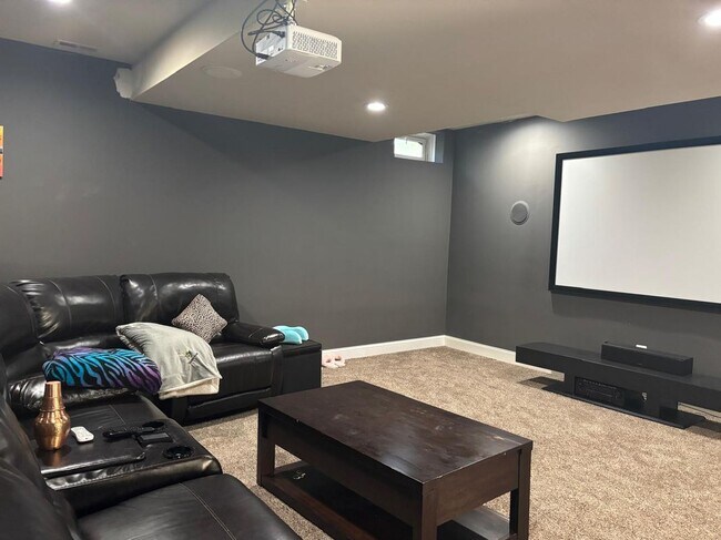 Building Photo - 501 Rain Tree Cir