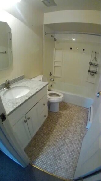 Building Photo - 12818 Hill Dr