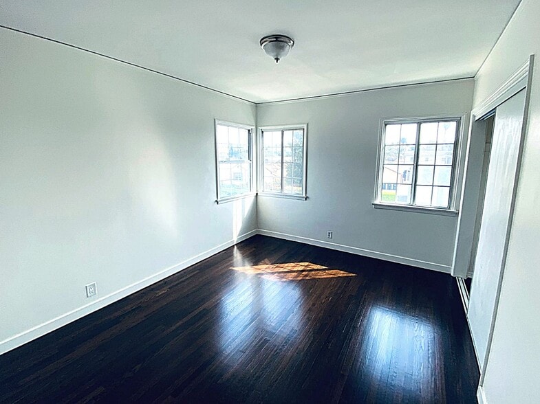 Building Photo - 4403 1/2 W Exposition Blvd