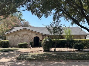 Building Photo - 10902 Bob White Dr