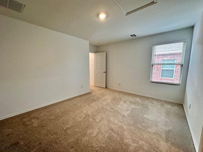 Building Photo - 3 Bed New Build Home