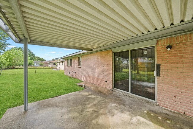Building Photo - 12903 Claygate Dr