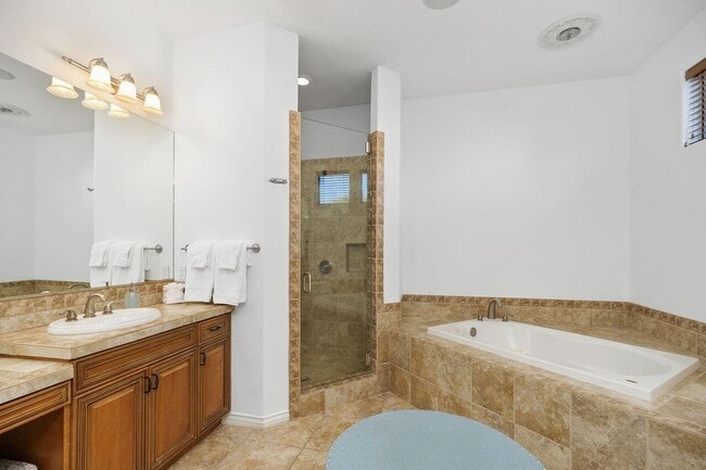 Building Photo - 51200 Calle Paloma