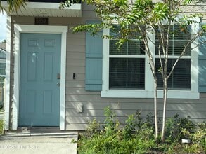 Building Photo - 8359 Zenith Cir