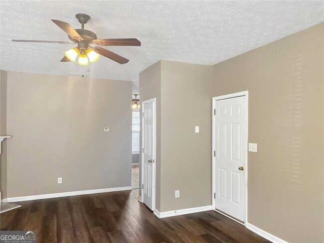 Building Photo - 3033 Kentmere Dr