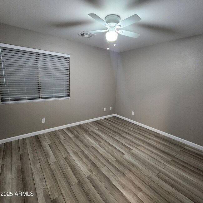 Building Photo - 14230 N 152nd Ln