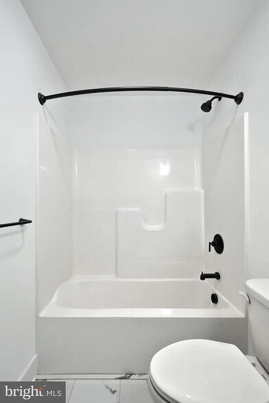 Building Photo - 1024 Trinity Rd