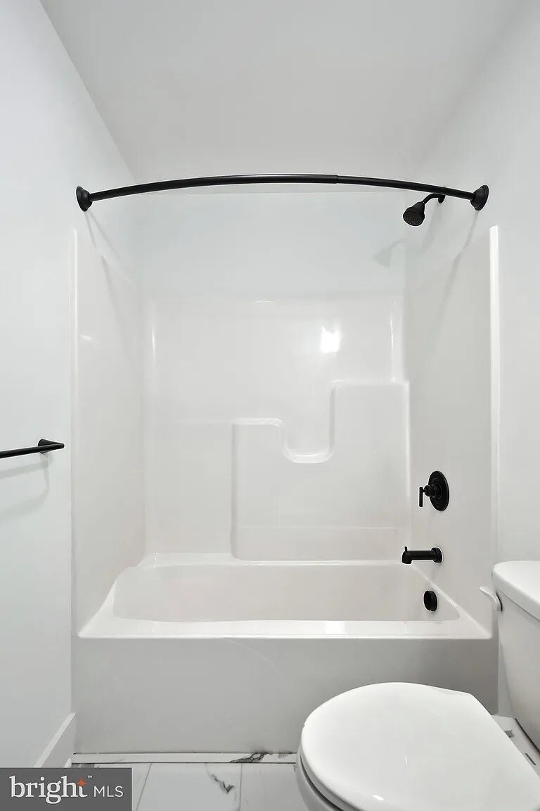 Building Photo - 1024 Trinity Rd