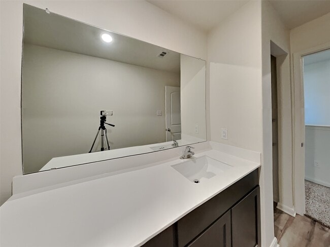 Building Photo - 732 Keeneland Dr