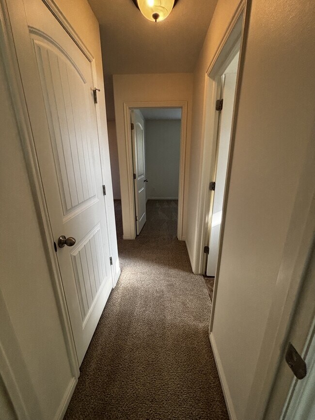 Building Photo - Single Family Home- Eagle Mountain City Center