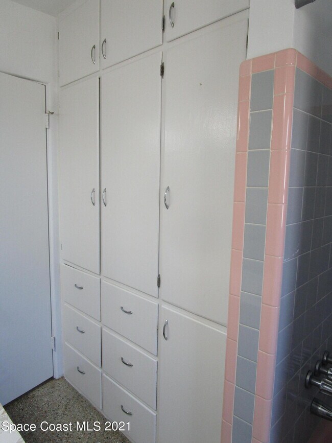 Building Photo - 434 Lenore Ave