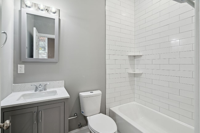 Building Photo - 5050 Walnut St