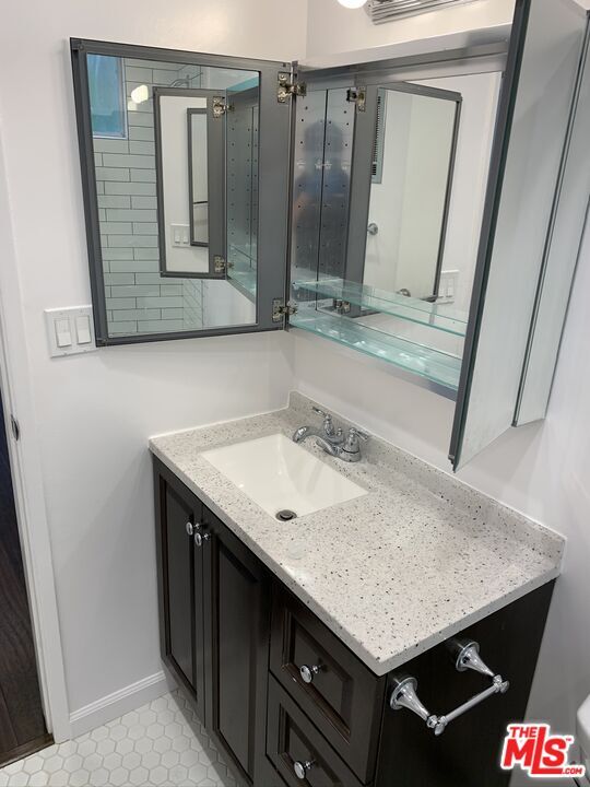 Building Photo - 7924 Clinton St