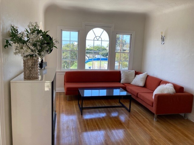 Primary Photo - 2429 6th St