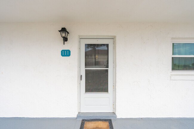 Building Photo - 1st Floor Oceanfront Condo in Ormond