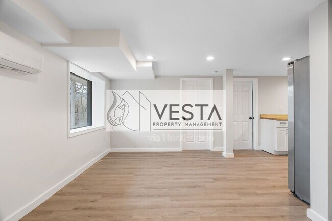 Building Photo - 2383 Dutch Cove Rd