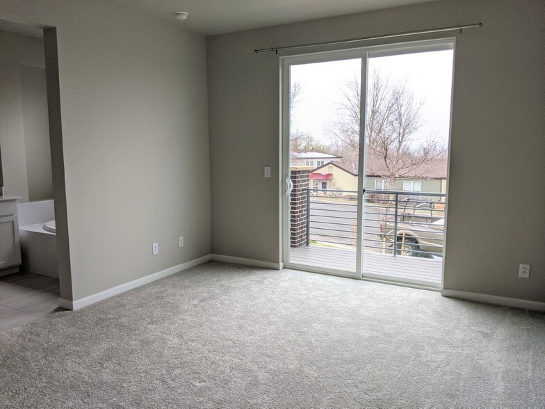 Master Bedroom - 14925 E Belleview Dr