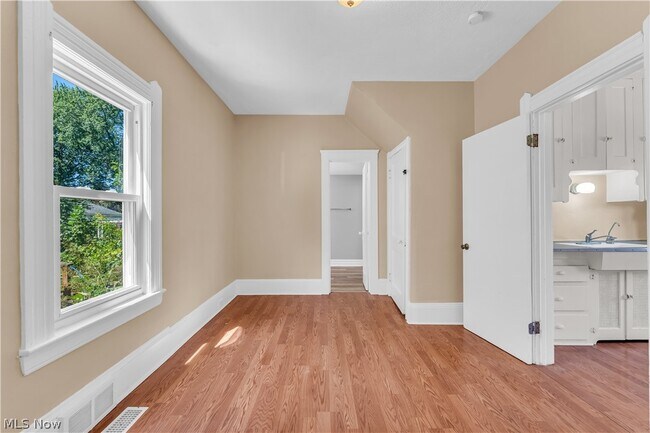 Building Photo - 12520 Carrington Ave