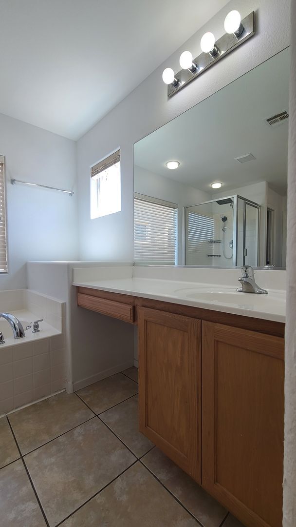 Building Photo - 3 Bedroom home in Southwest Las Vegas