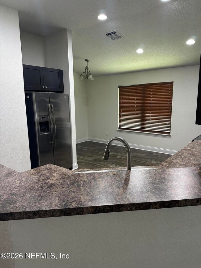 Building Photo - 5816 Round Table Rd