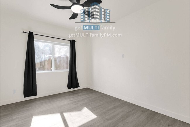 Building Photo - 1006 E Pasadena Ave