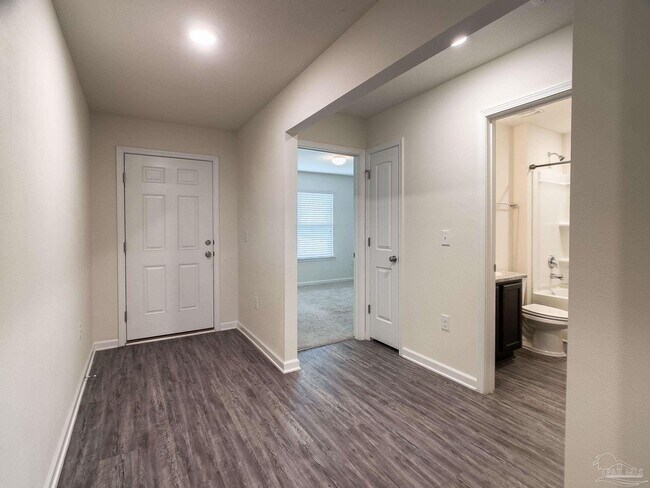 Building Photo - 5760 Blackhorse Cir