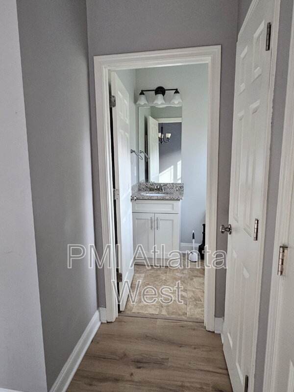 Building Photo - 701 McWilliams Rd SE