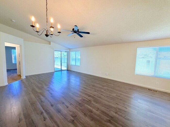 Building Photo - NW Reno Single Story House - 2 Car Garage/Fully Landscaped Yard