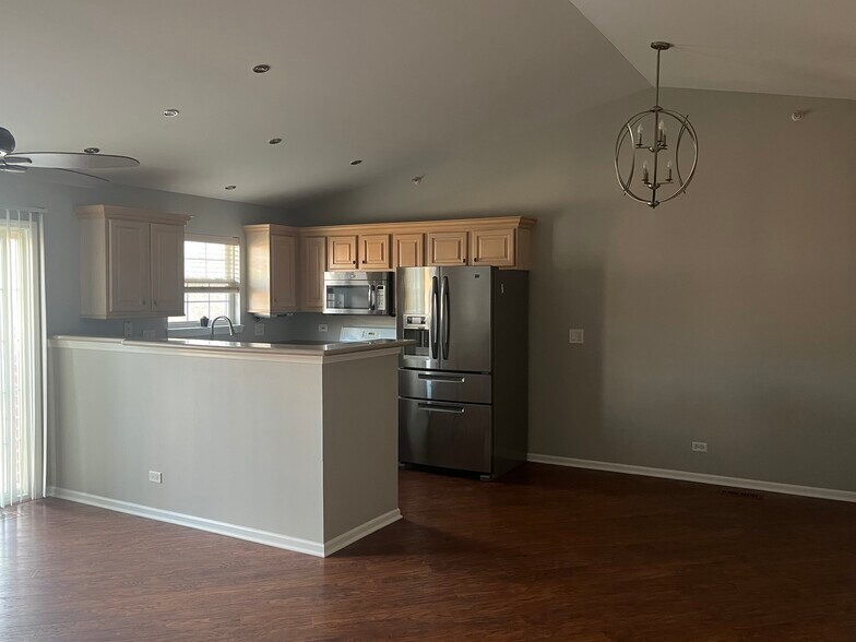 Building Photo - 1004 Enfield Dr