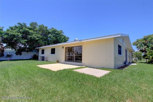 Building Photo - 331 Carmine Dr
