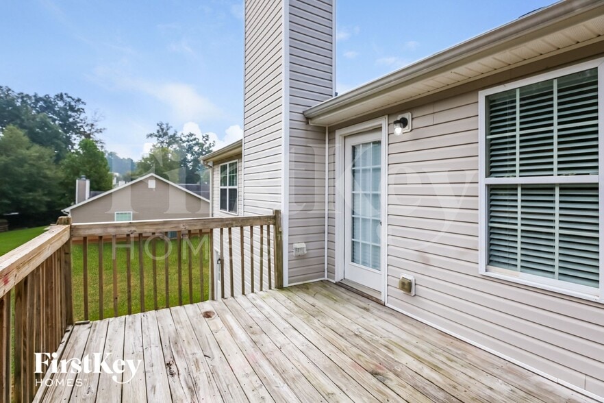 Building Photo - 833 Brandon Dr