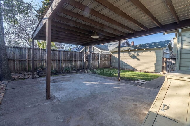 Building Photo - 635 Argonaut St