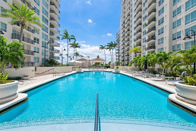 Building Photo - 610 W Las Olas Blvd