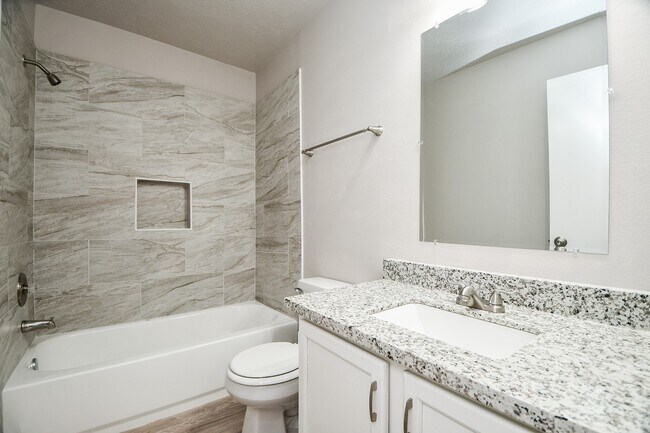 Building Photo - 11659 Evesborough Dr