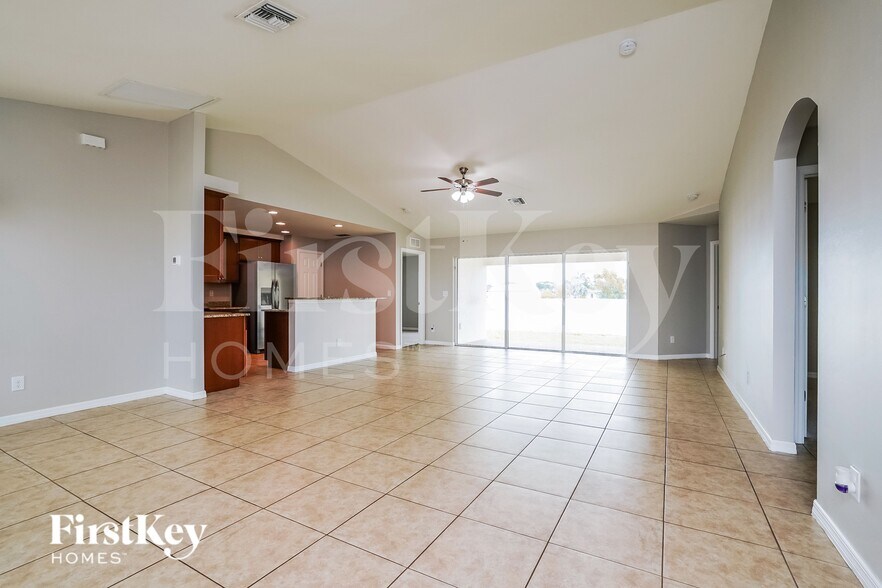 Building Photo - 3229 NW 1st Ave