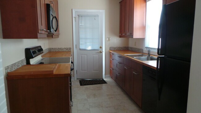 Building Photo - ~~~ A Virtual Dollhouse Home ~~~