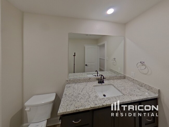 Building Photo - 1207 Bullock Dr