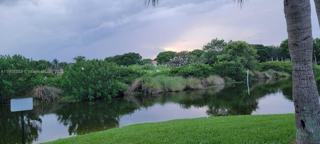 Building Photo - 2452 Centergate Dr