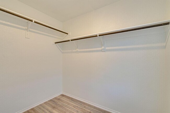 Building Photo - 3404 Becker Dr