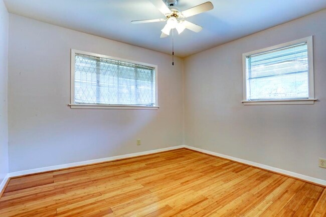 Building Photo - 1103 River Glyn Dr