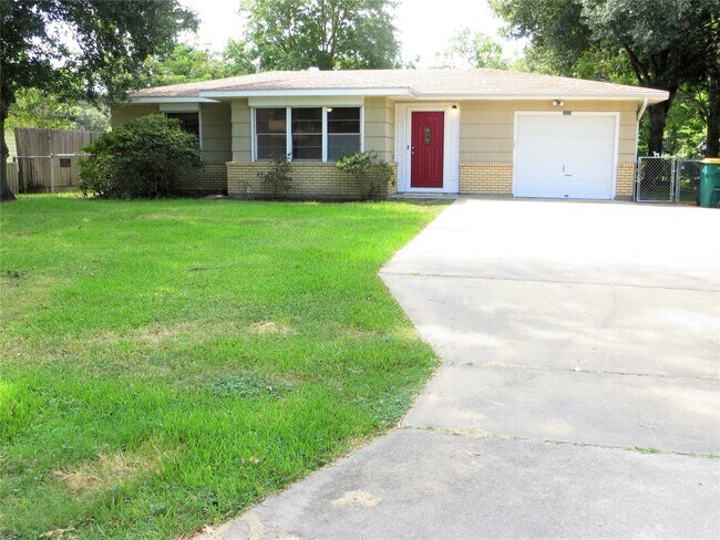Building Photo - 2809 Rosadele St