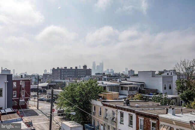 Building Photo - 1917 N Lawrence St