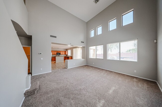 Building Photo - Welcome to this spacious 4 bedroom, 2.5 ba...