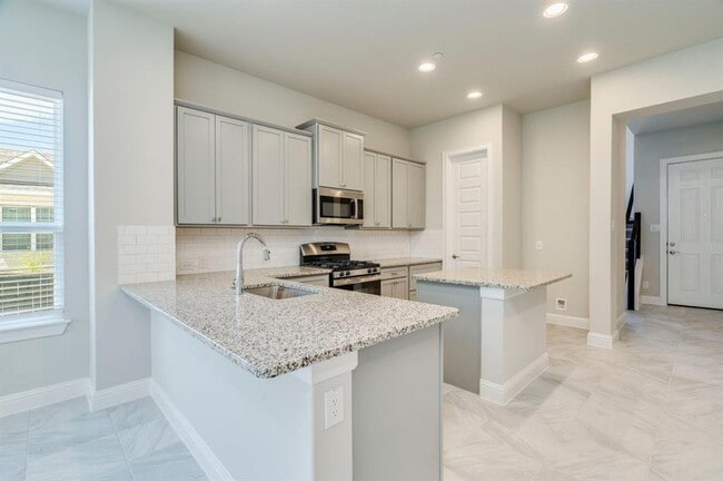 Building Photo - 600 C-Bar Ranch Trl